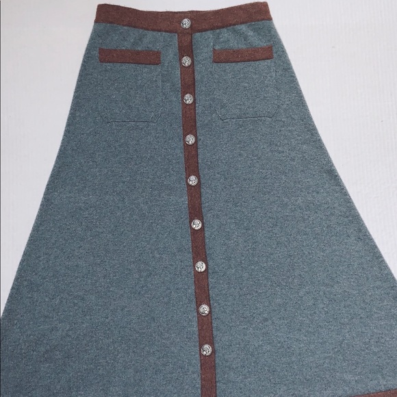 CHANEL Paris-Rome Cashmere Skirt - Picture 4 of 8